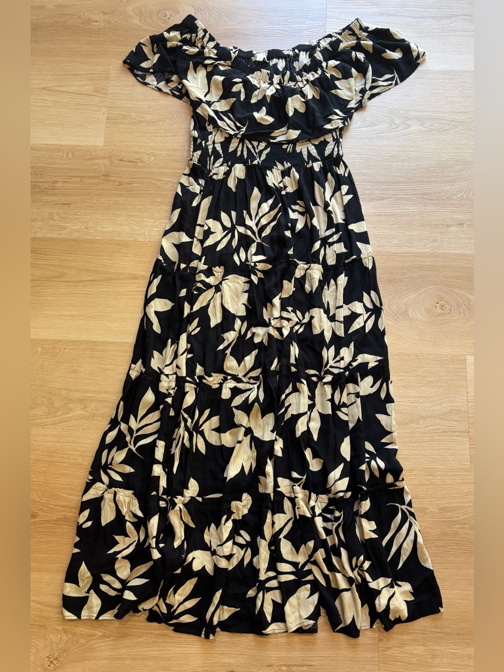 Terra & Sky Black Maxi Dress with Cream Floral Print-Size OX